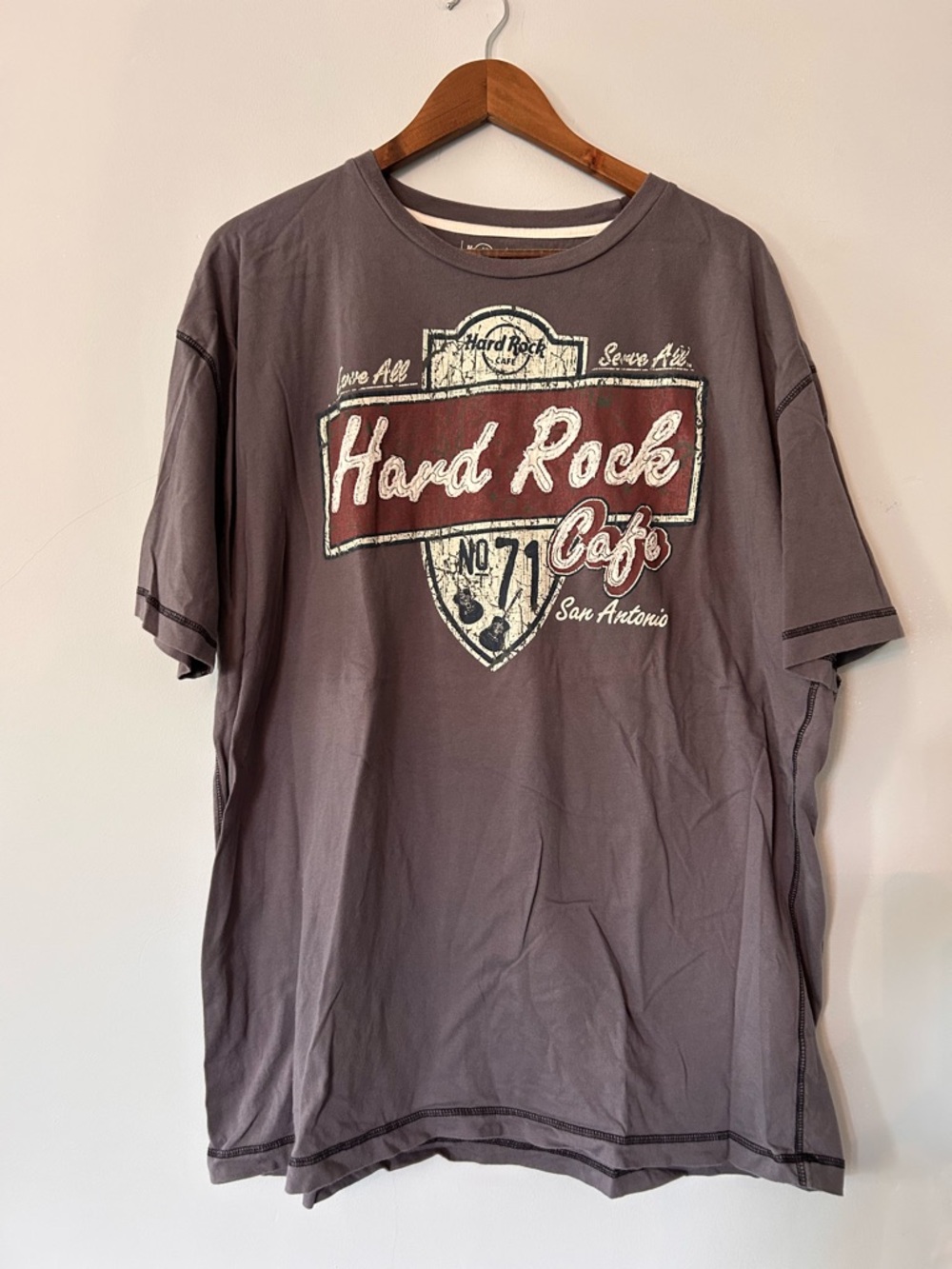 Hard‎ Rock Cafe San Antonio T-Shirt No 71 Patch Letters Gray Size 2XL Love All
